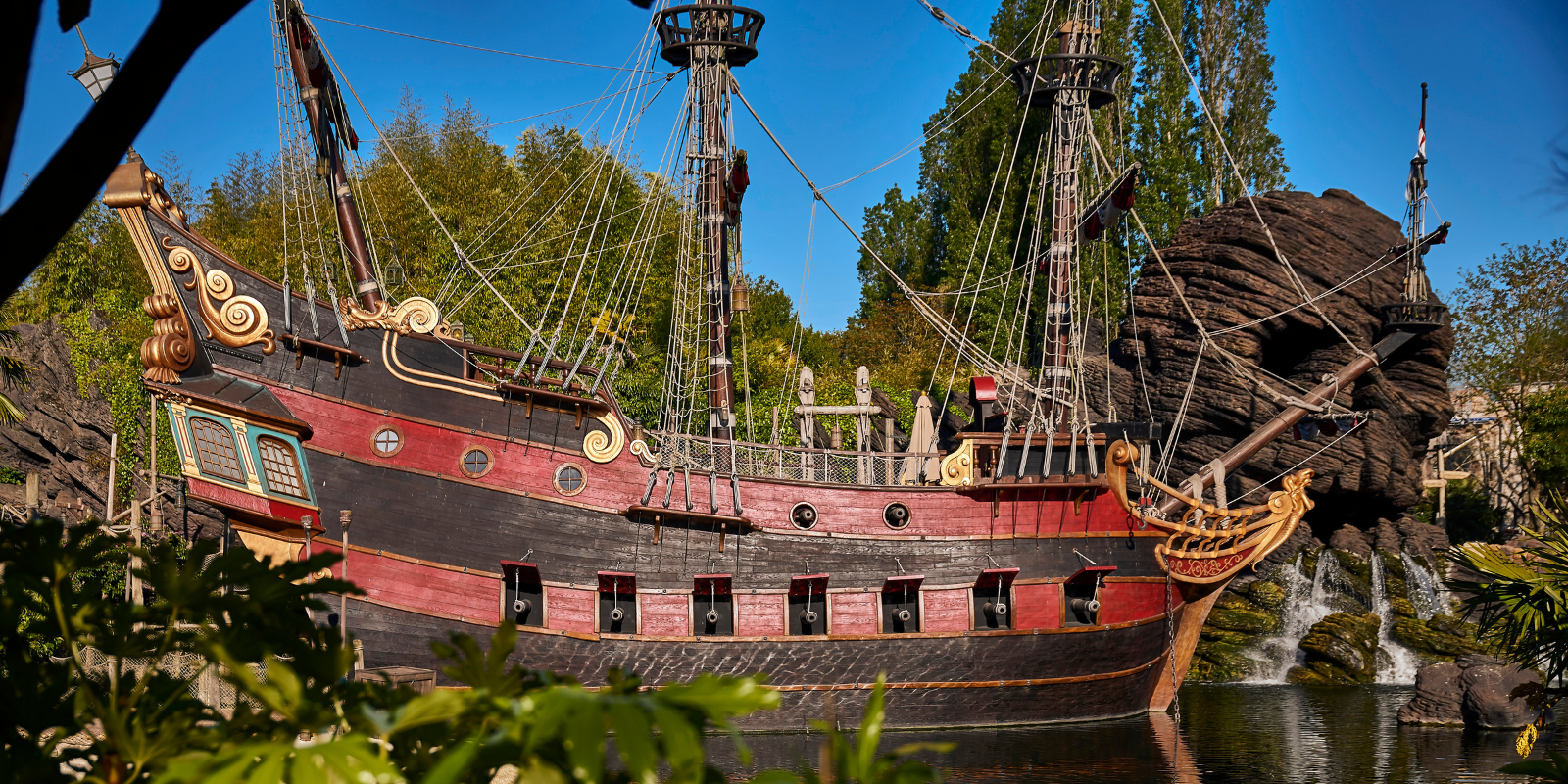 Adventureland at Disneyland Paris - beat the crowds at popular attractions with SMS wait time alerts